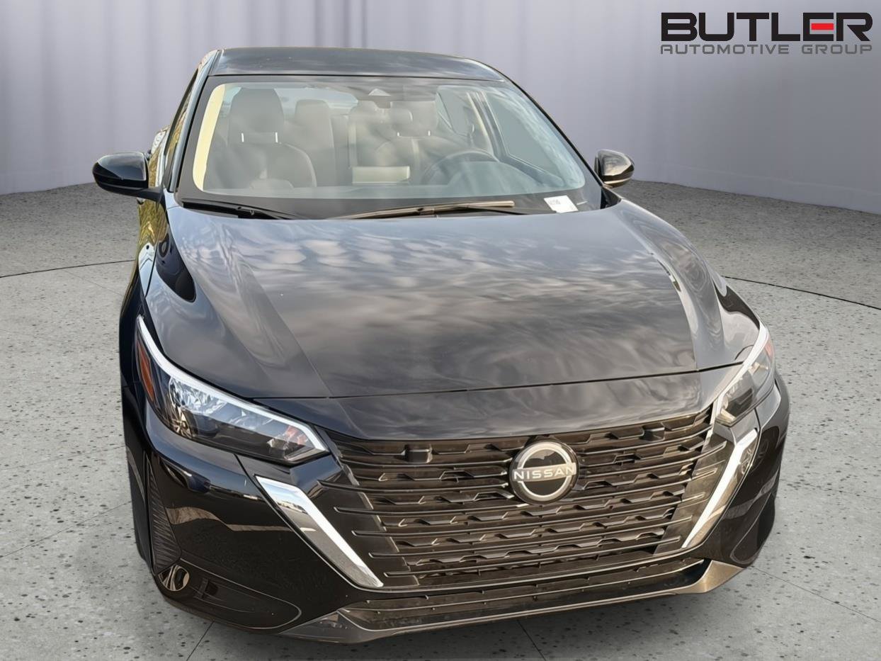 Used 2025 Nissan Sentra SV w/ All-Weather Package FWD image 4