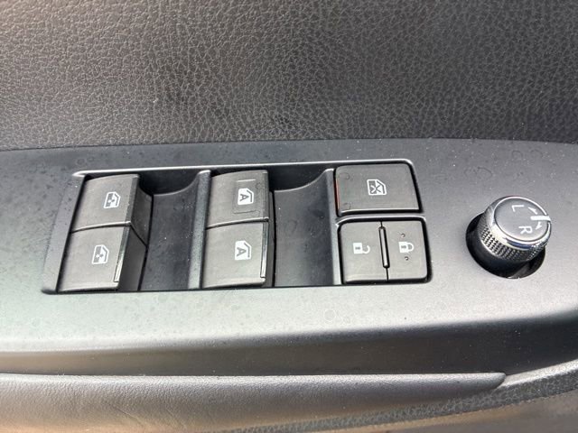 Used 2019 Toyota Highlander XLE AWD/4WD image 16