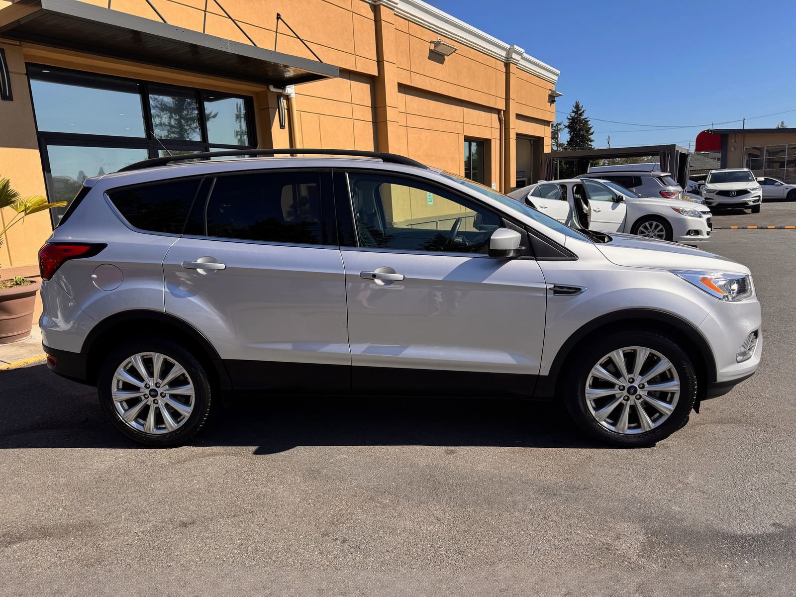 Used 2019 Ford Escape SEL AWD/4WD image 7