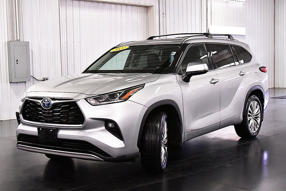 Used 2022 Toyota Highlander Platinum image 3