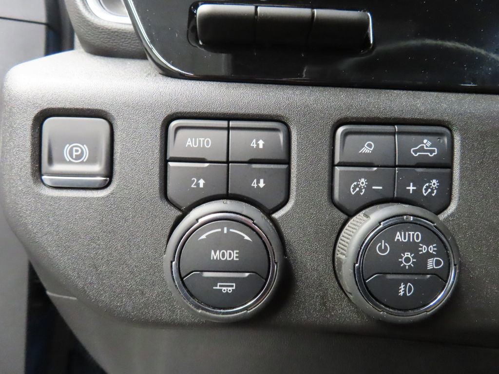 Used 2025 Chevrolet Silverado 3500 High Country w/ High Country Premium Package AWD/4WD image 45