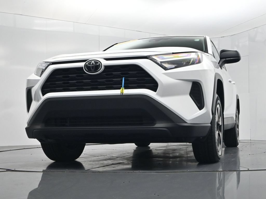 Used 2024 Toyota RAV4 LE AWD/4WD image 37