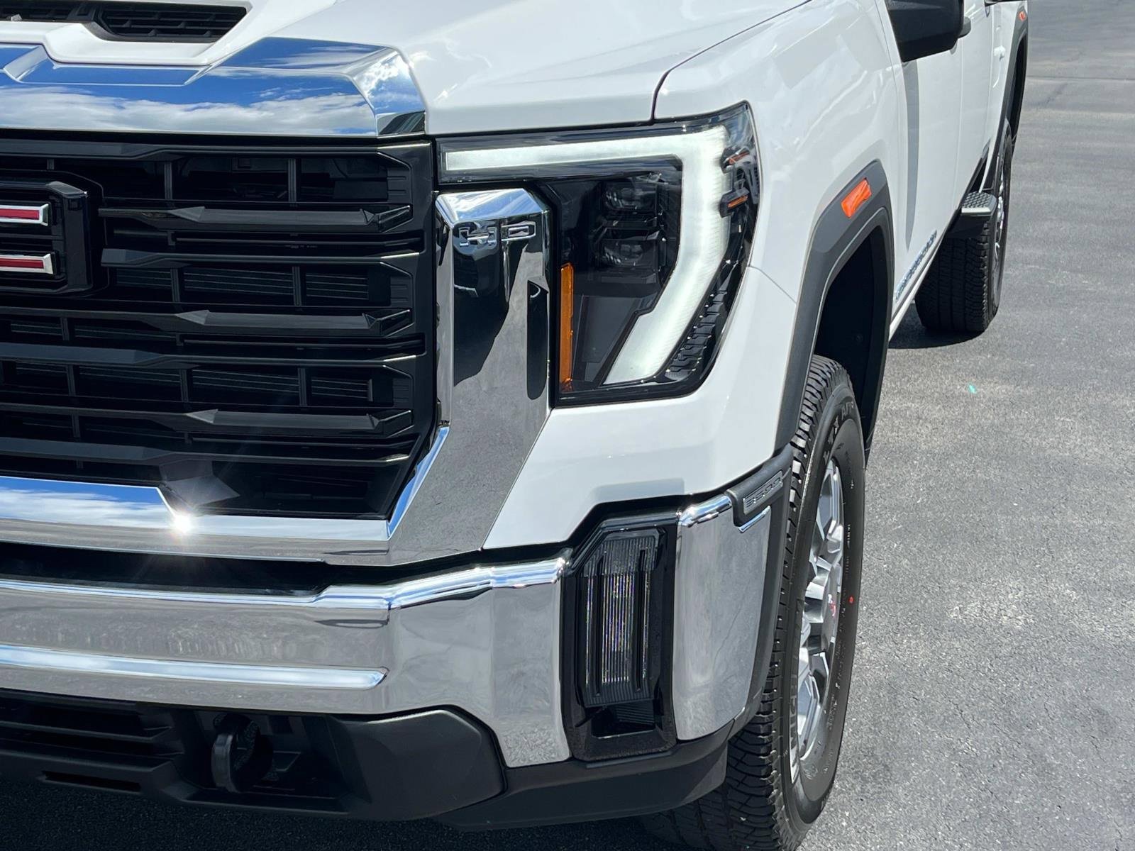 New 2026 GMC Sierra 3500 Pro w/ Convenience Package image 12