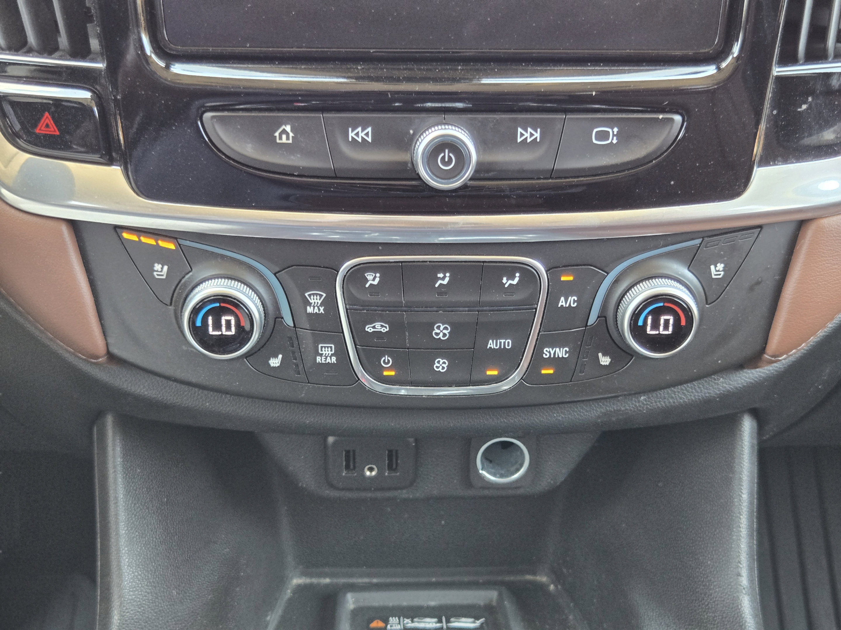 Used 2018 Chevrolet Traverse High Country AWD/4WD image 28