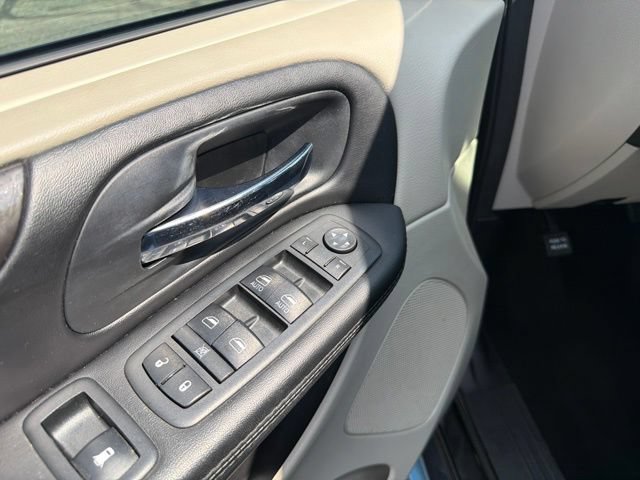 Used 2019 Dodge Grand Caravan SE FWD image 11