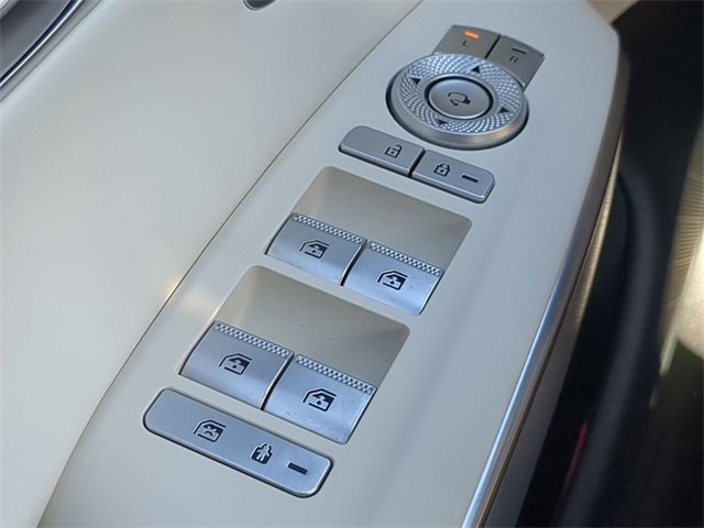 Used 2023 Genesis Electrified GV70 Advanced image 24