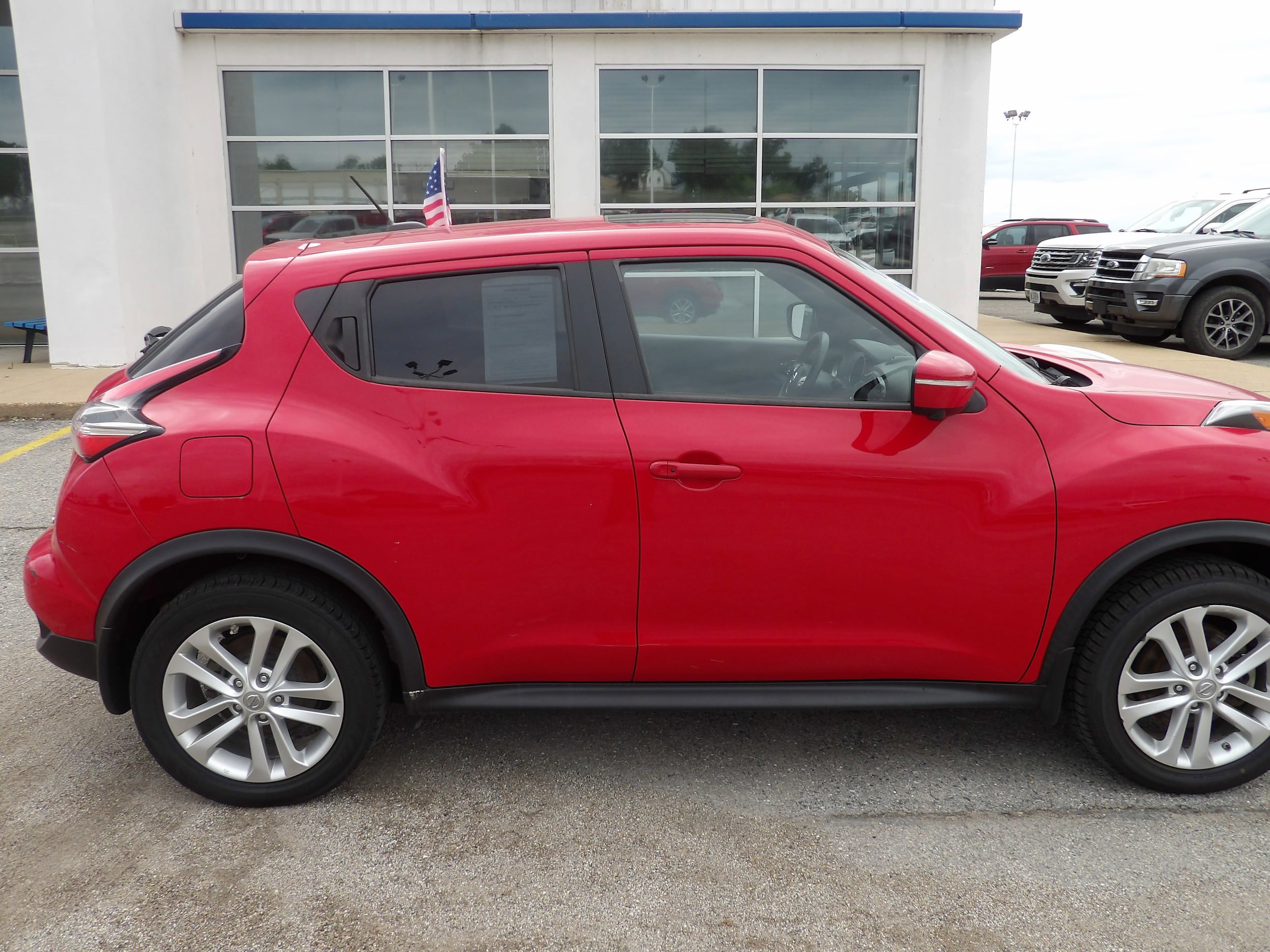 Used 2015 Nissan Juke SV w/ Technology Package AWD/4WD image 1