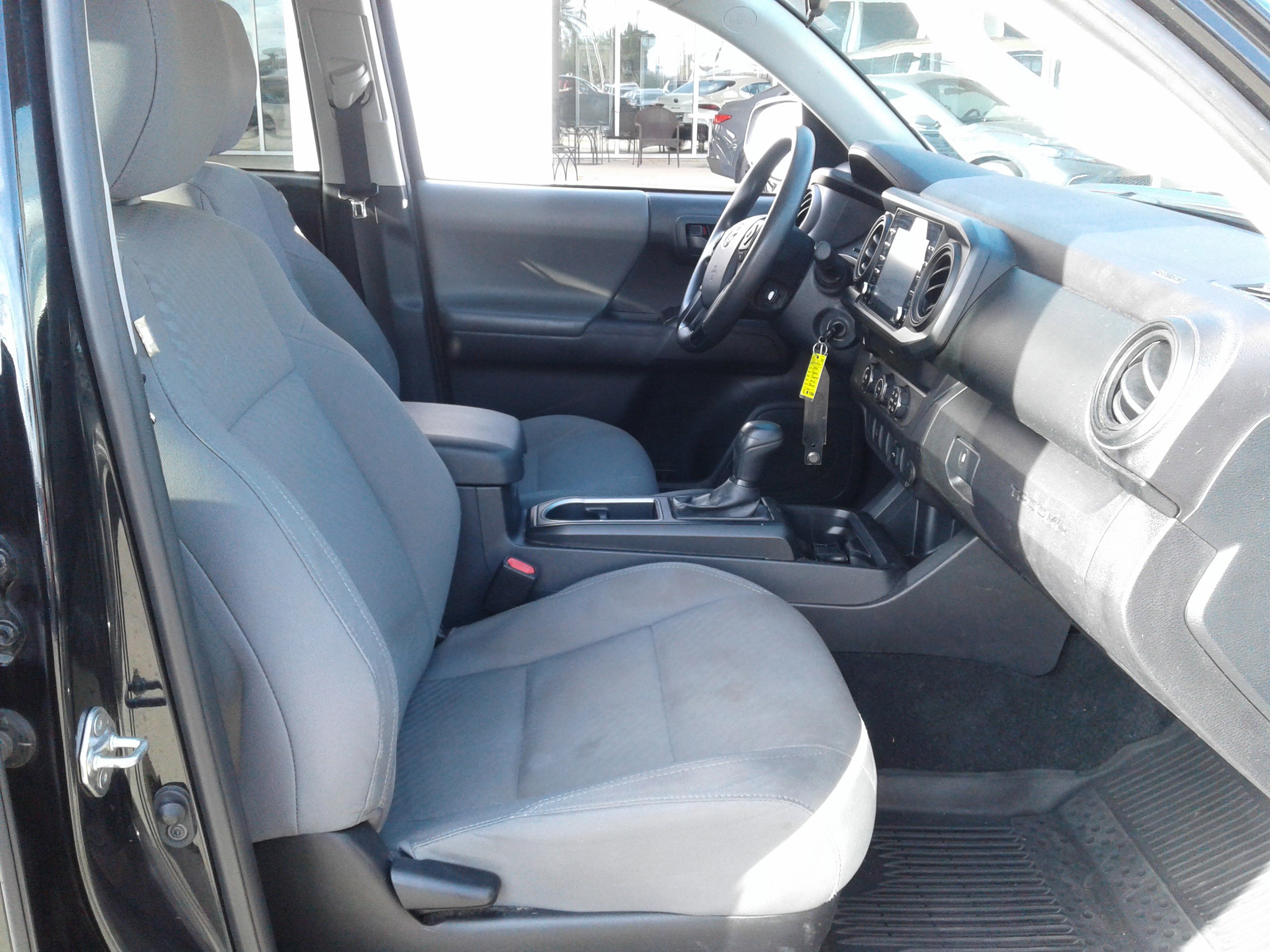 Used 2020 Toyota Tacoma SR image 10