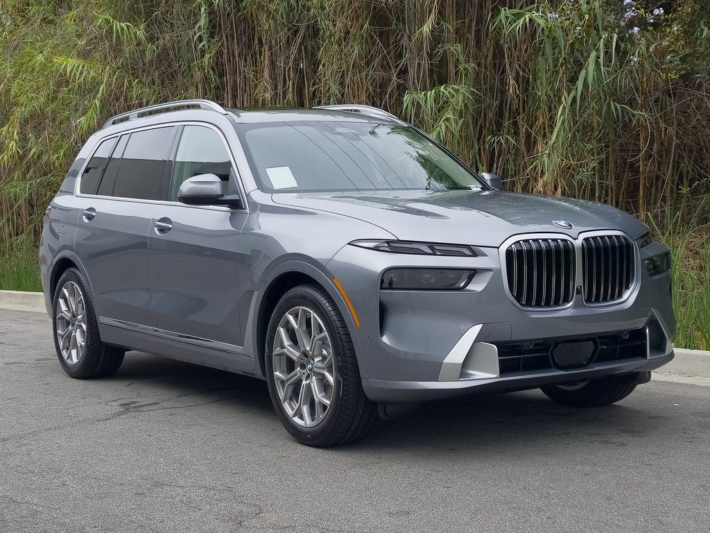 New 2026 BMW X7 xDrive40i w/ Premium Package image 2
