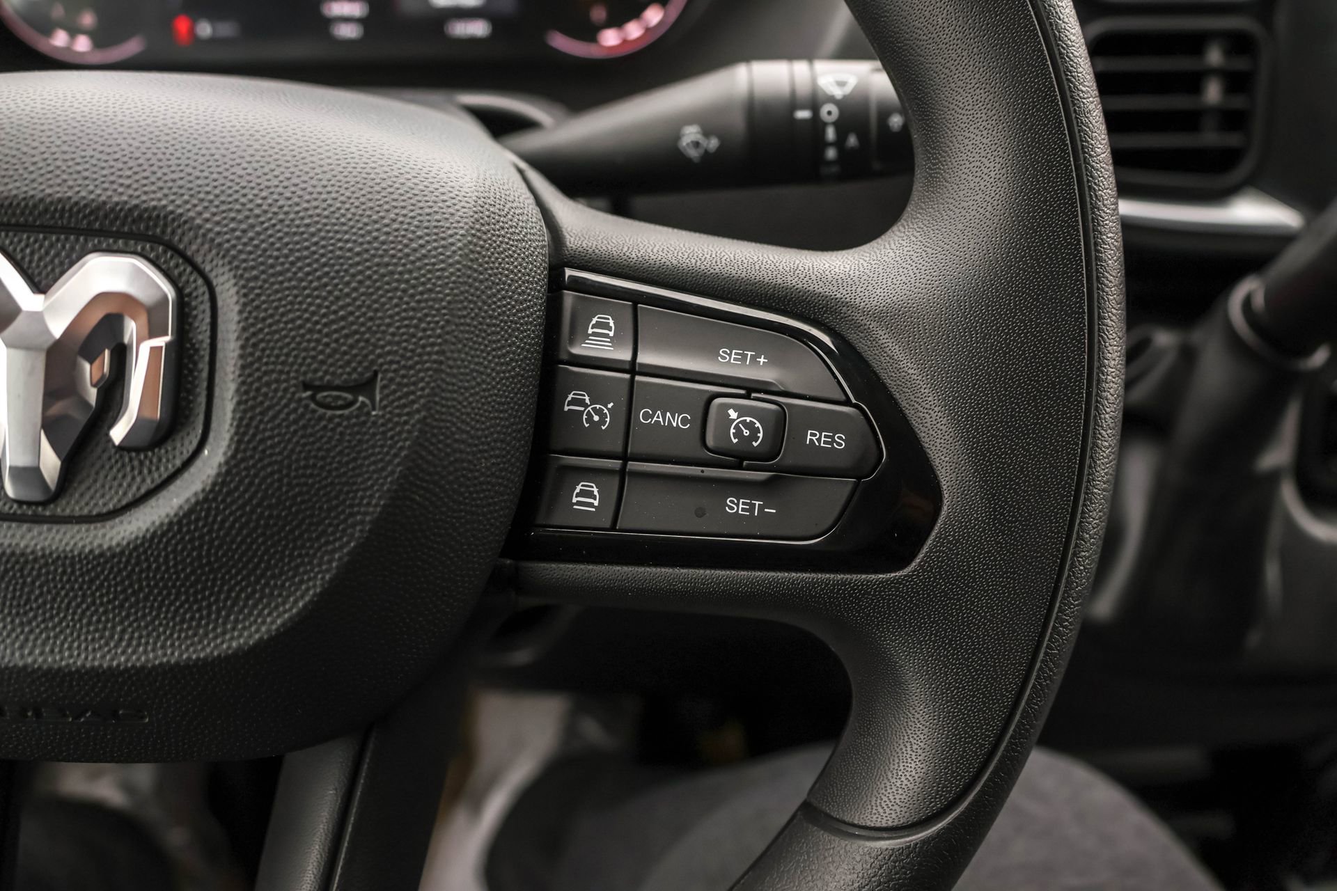 New 2025 RAM ProMaster 2500 w/ Quick Order Package 22G SLT image 17