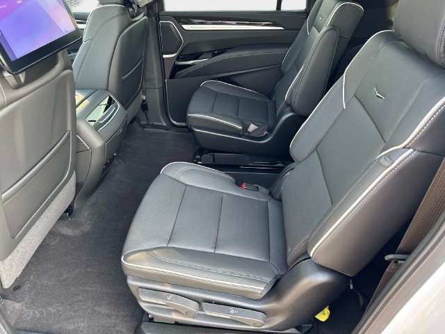 New 2026 Cadillac Escalade ESV Luxury w/ LPO, Floor Liner Package AWD/4WD image 15
