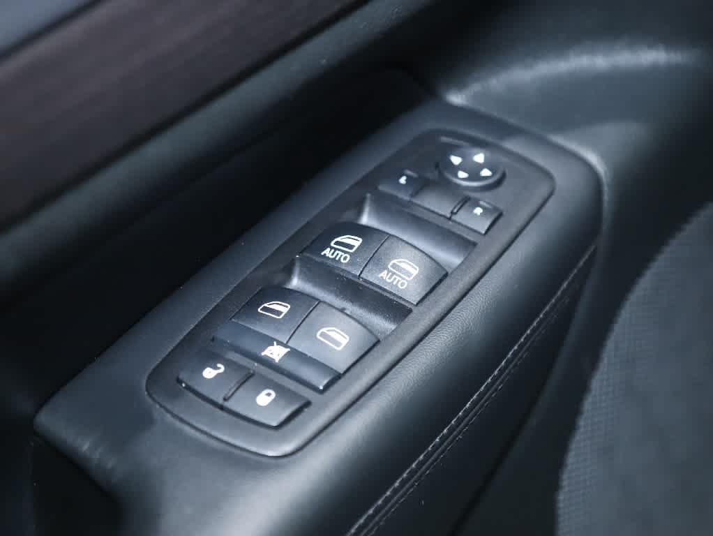 Used 2014 Jeep Grand Cherokee Altitude AWD/4WD image 15