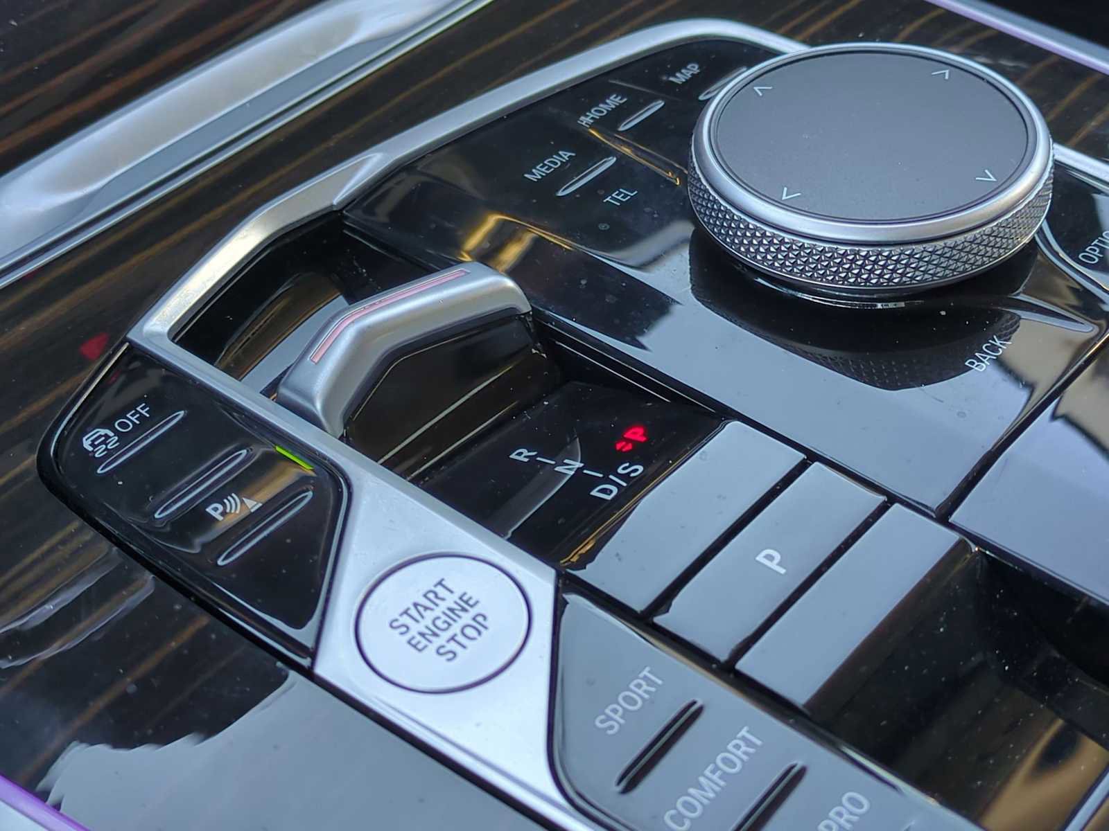 Used 2025 BMW X7 xDrive40i image 16