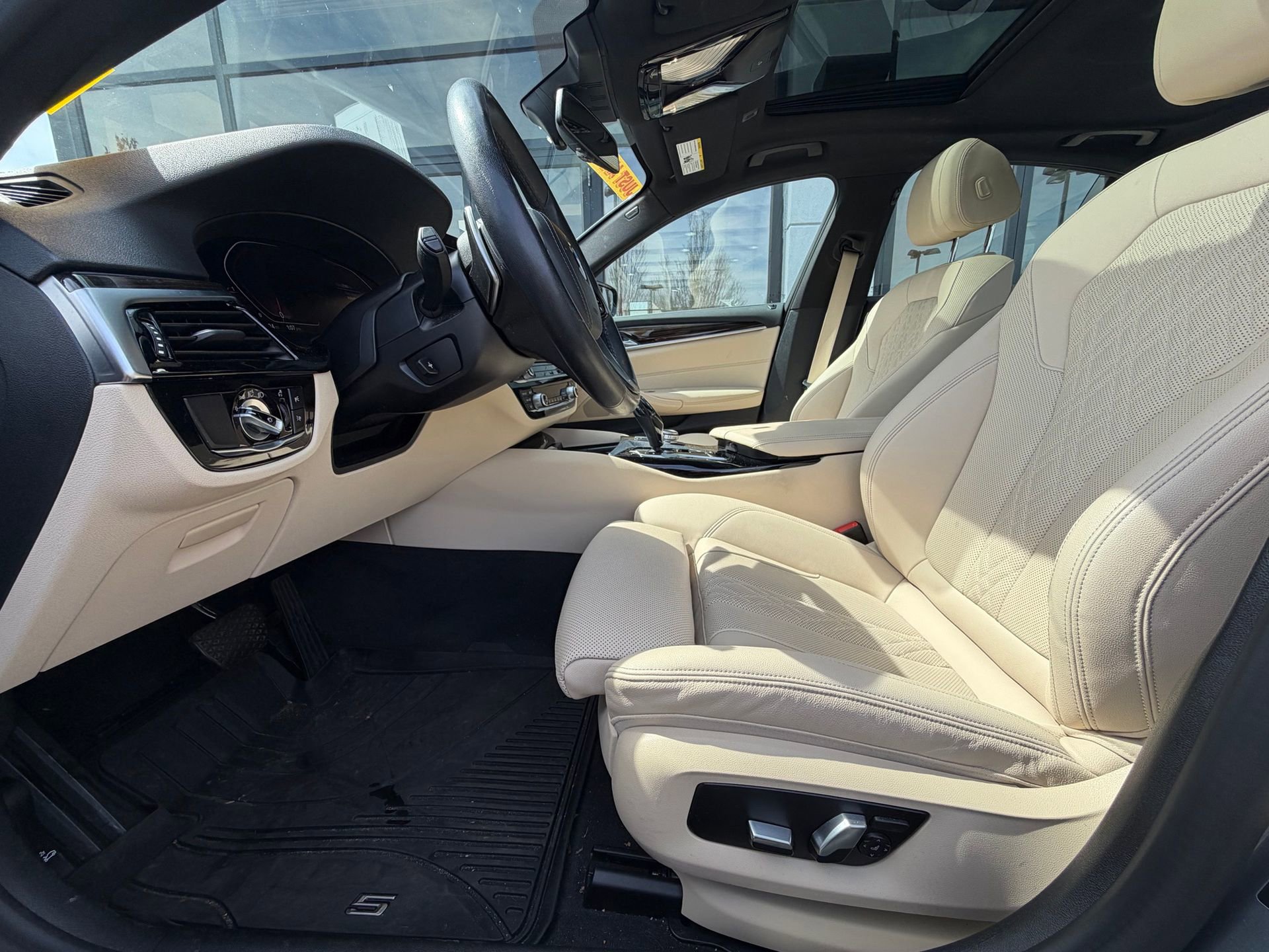 Used 2021 BMW 530i xDrive w/ Convenience Package image 6