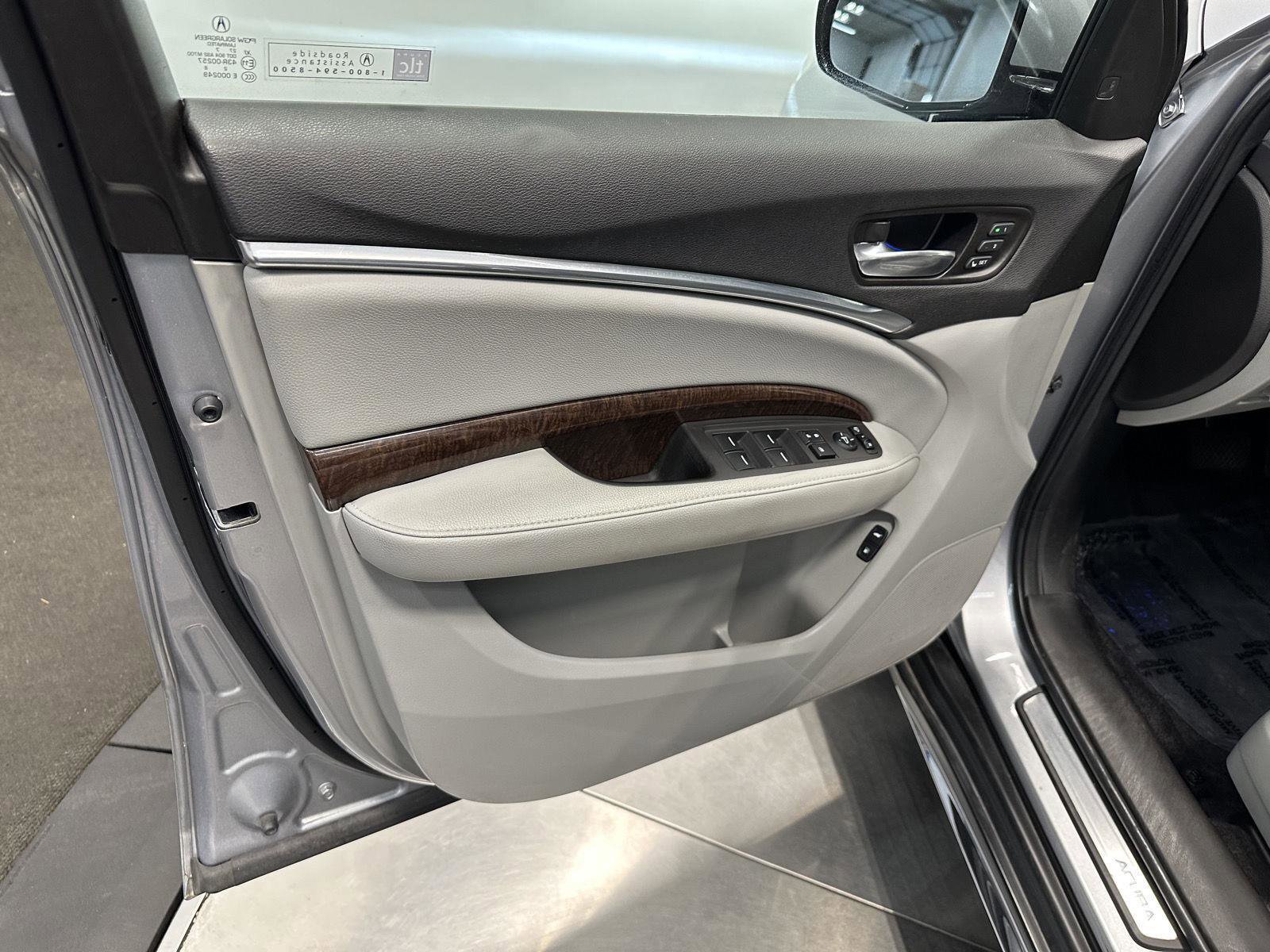 Used 2018 Acura MDX SH-AWD w/ Technology Package image 10