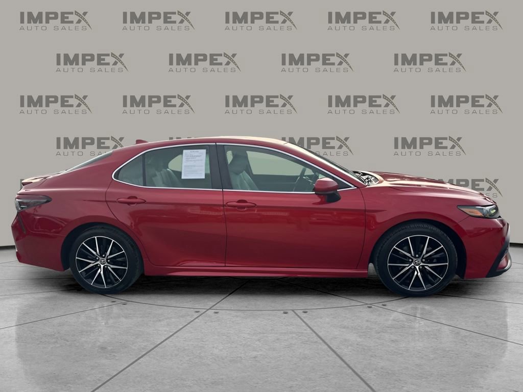 Used 2021 Toyota Camry SE image 6