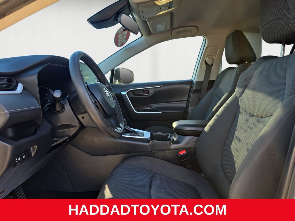 Used 2023 Toyota RAV4 LE AWD/4WD image 10