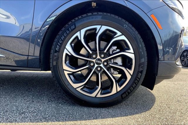 Used 2024 Lincoln Nautilus Reserve w/ Equipment Group 203A image 9