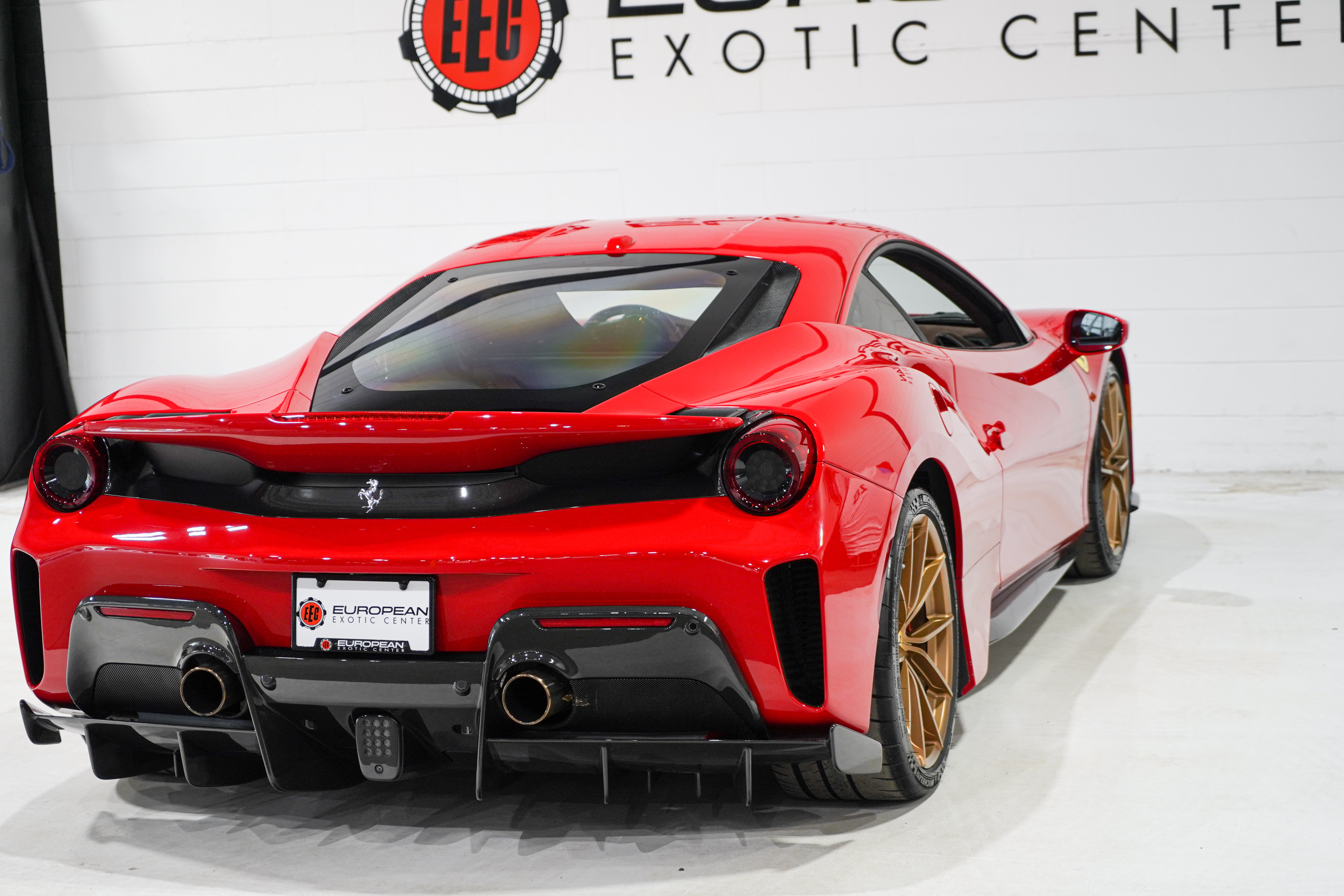 Used 2020 Ferrari 488 Pista Coupe RWD image 39