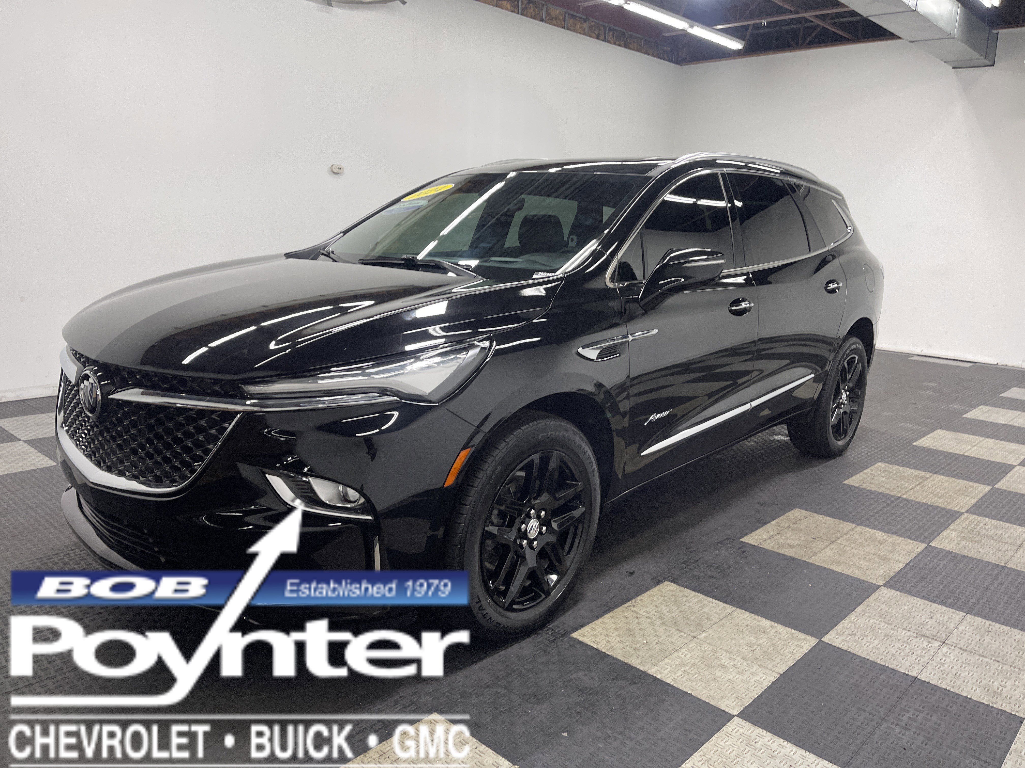 Used 2024 Buick Enclave Avenir image 1