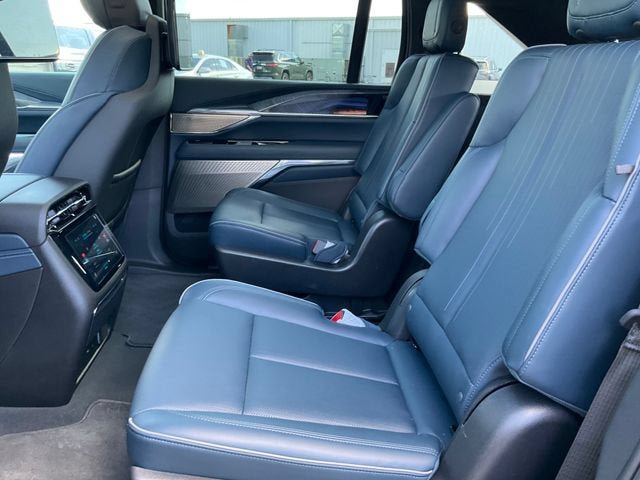 New 2025 Cadillac Escalade IQ Luxury 2 AWD/4WD image 15
