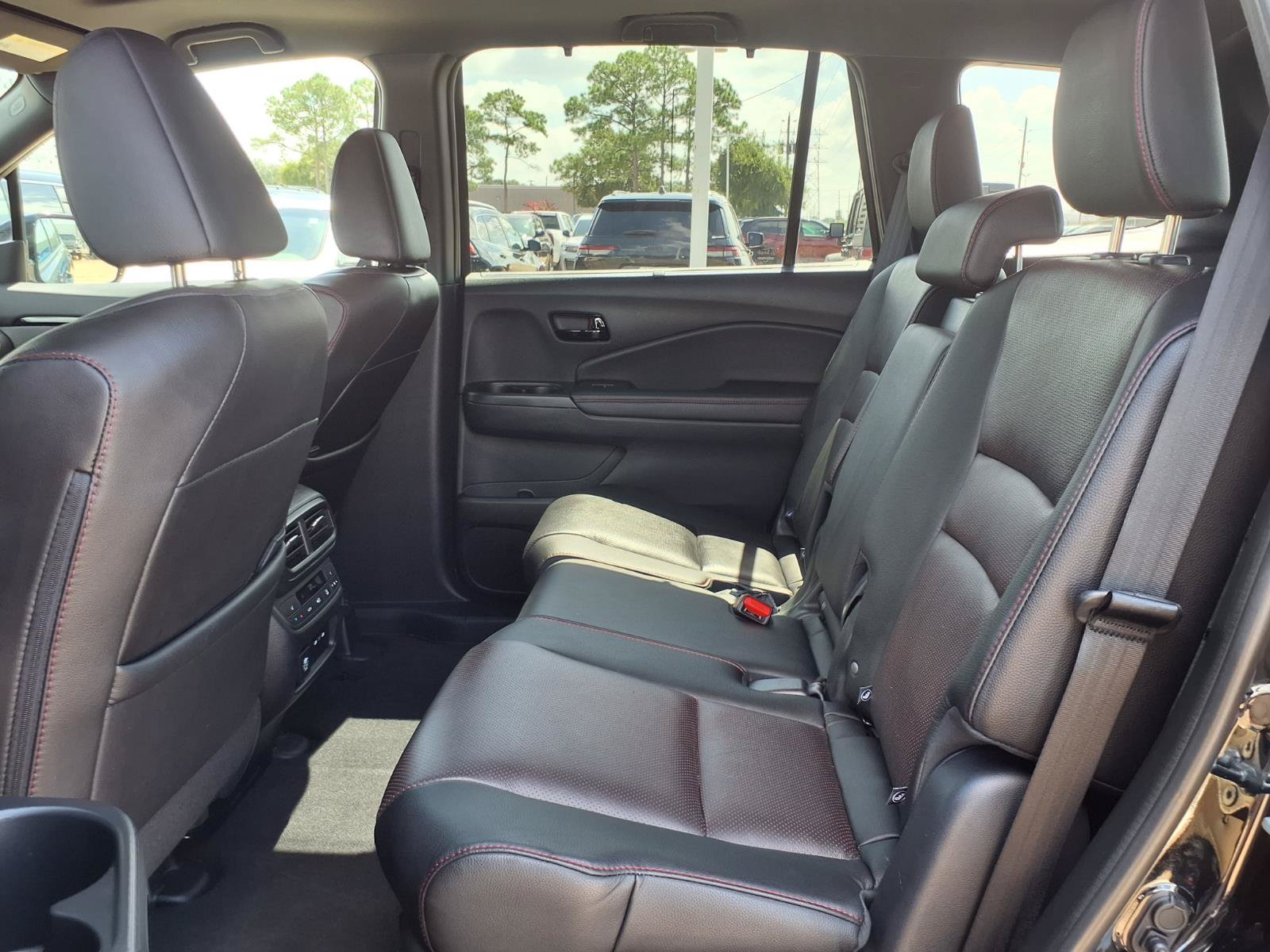 Used 2025 Honda Passport Black Edition image 22
