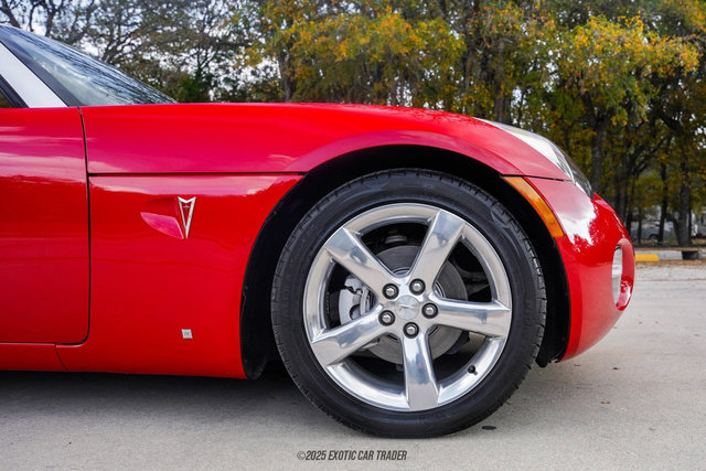 Used 2006 Pontiac Solstice Convertible w/ Premium Package image 11