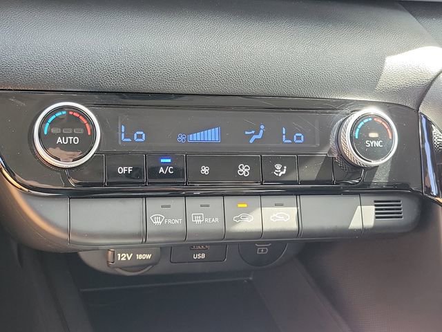 Used 2025 Hyundai Elantra Blue image 11