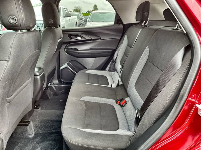 Used 2025 Chevrolet TrailBlazer LT w/ LT Cold Weather Package AWD/4WD image 23