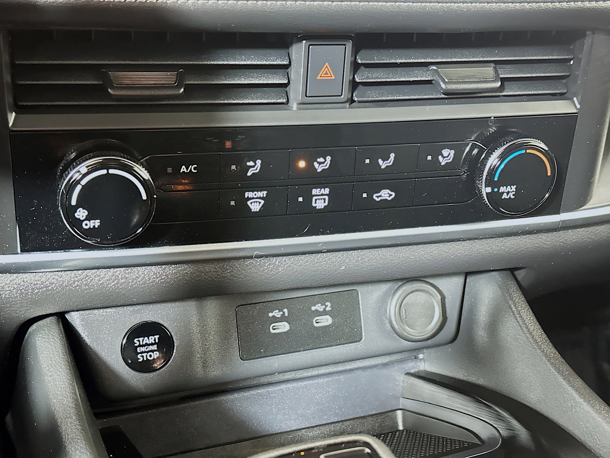 Used 2024 Nissan Rogue S image 15