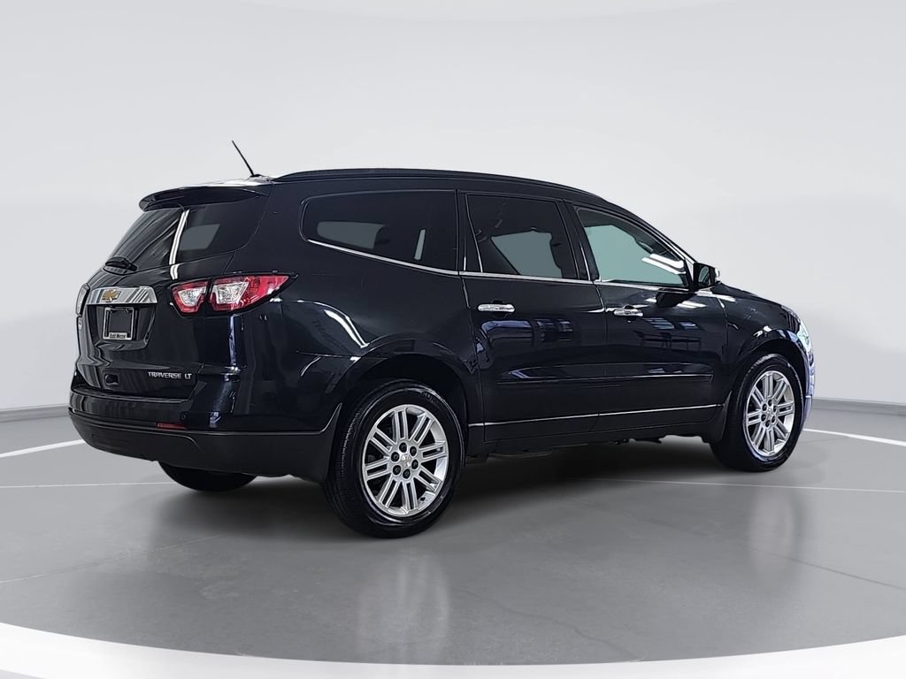 Used 2015 Chevrolet Traverse LT w/ Style and Technology Package FWD image 3