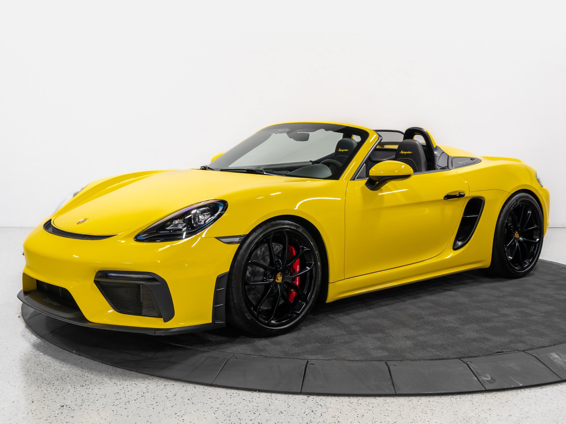 Used 2022 Porsche 718 Boxster Spyder RWD image 2