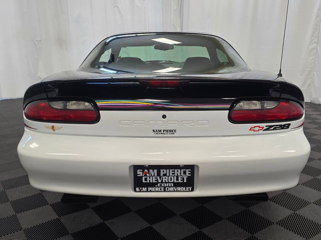 Used 1993 Chevrolet Camaro Z28 RWD image 4