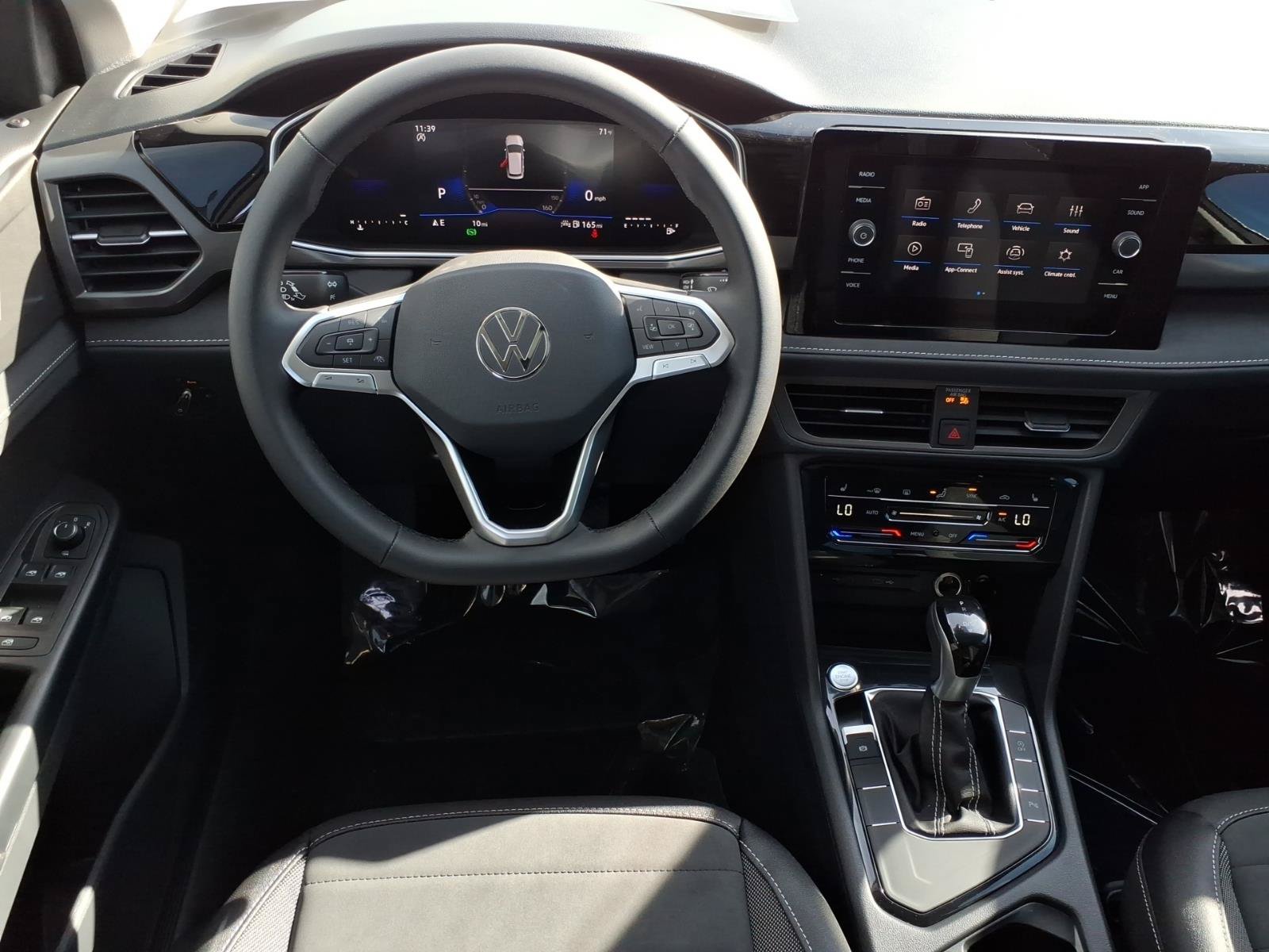New 2026 Volkswagen Taos SE FWD image 13