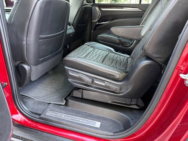 Used 2025 Cadillac Escalade ESV Sport Platinum RWD image 21