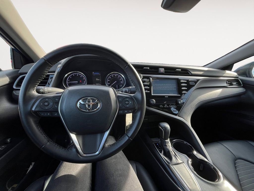 Used 2020 Toyota Camry SE image 10