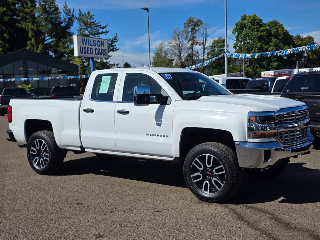 Used 2017 Chevrolet Silverado 1500 W/T w/ Trailering Package AWD/4WD image 3