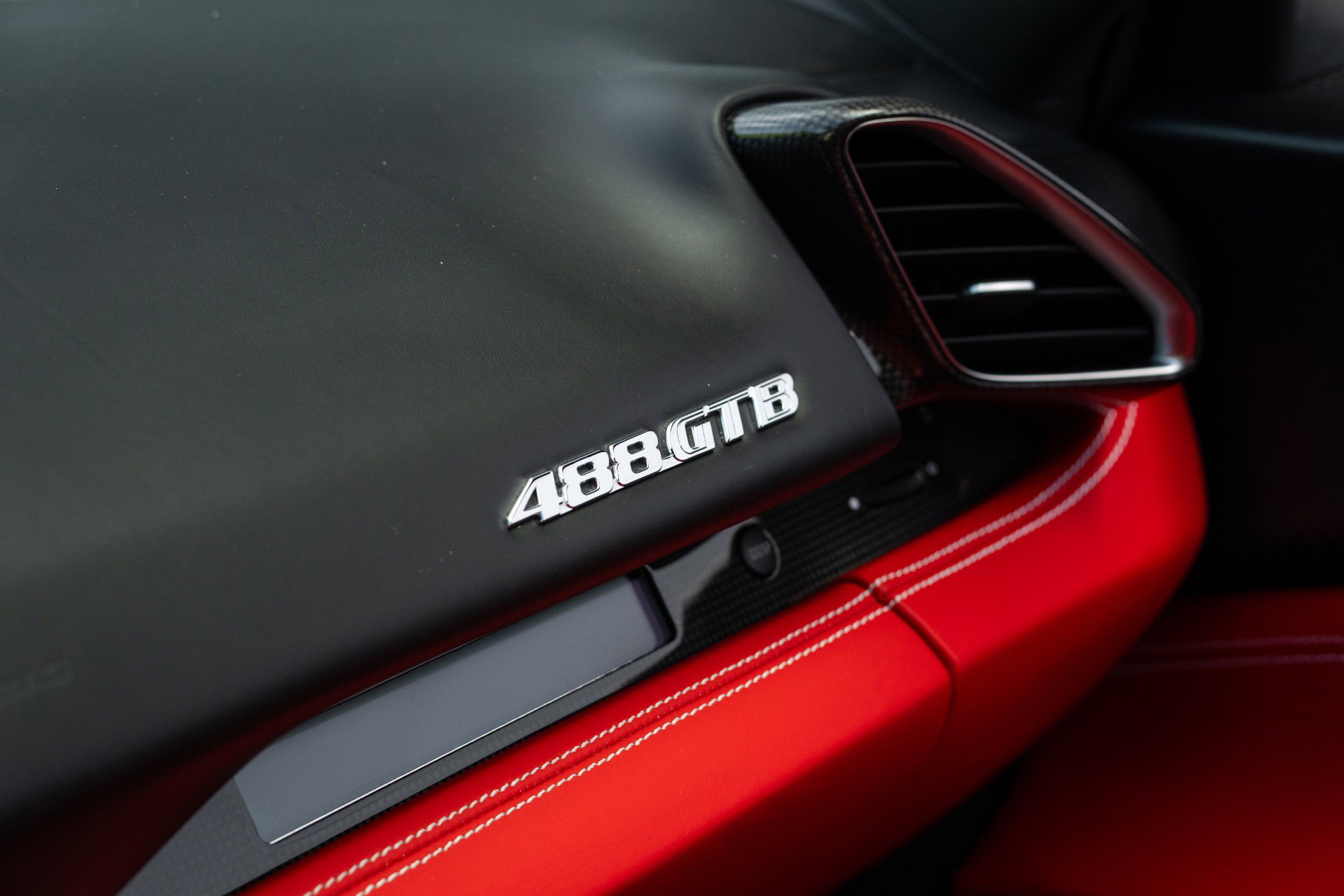 Used 2017 Ferrari 488 GTB RWD image 55