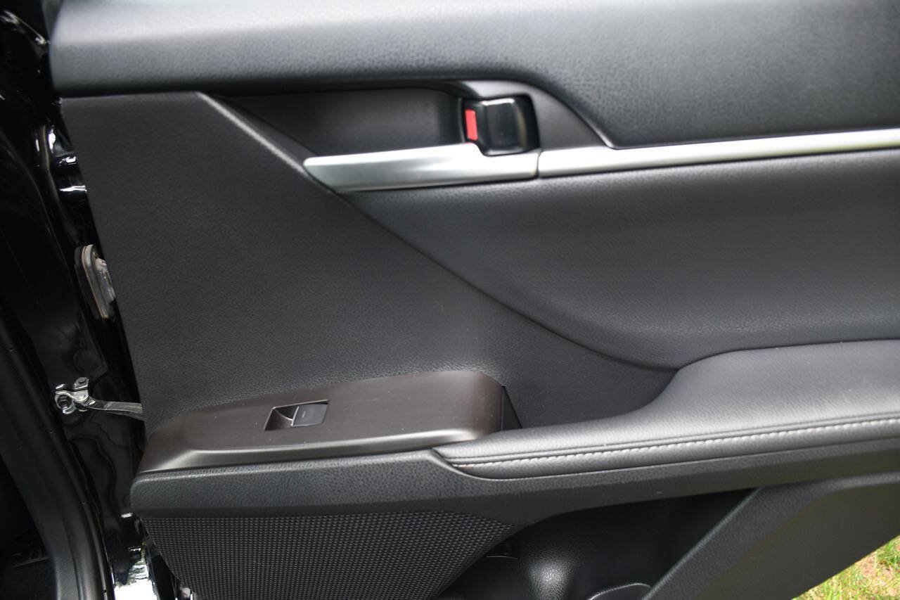 Used 2023 Toyota Camry XSE FWD image 29