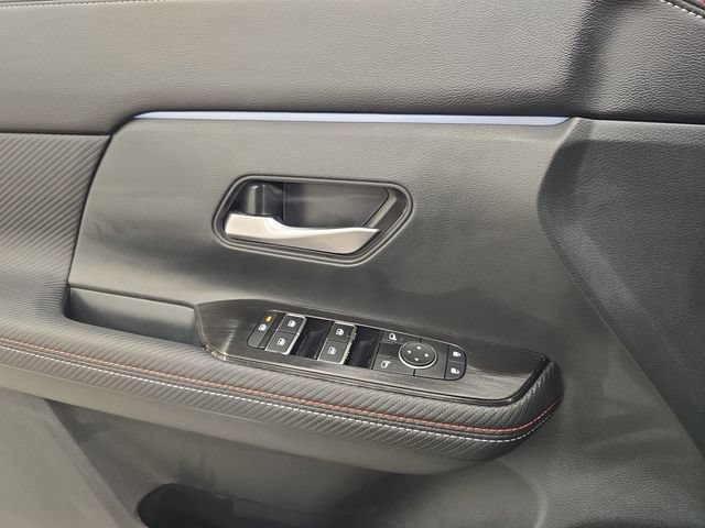 Used 2025 Nissan Kicks SR AWD/4WD image 29
