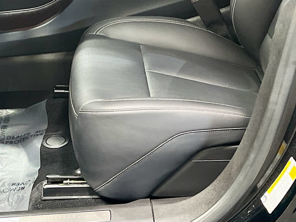 Used 2025 Cadillac Optiq Sport 2 AWD/4WD image 19