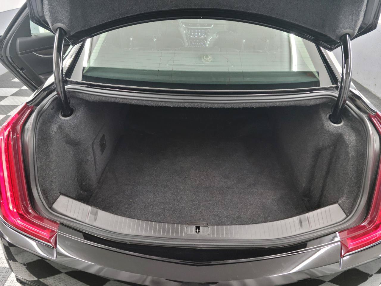 Used 2018 Cadillac XTS Luxury FWD image 17