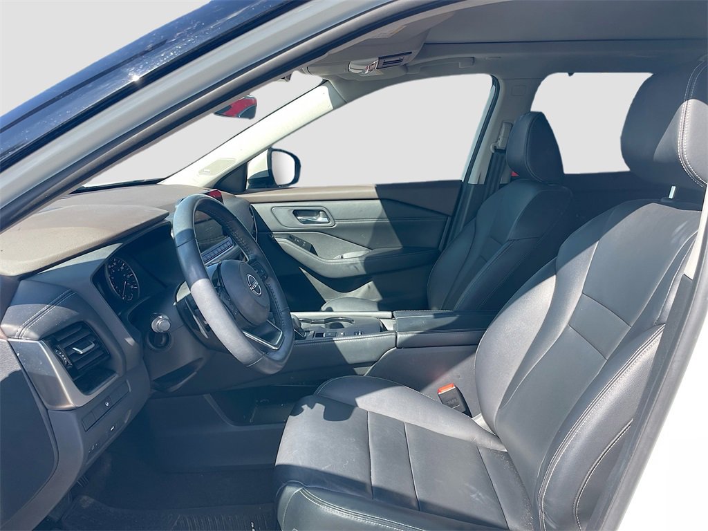 Used 2023 Nissan Rogue SL w/ SL Premium Package image 10