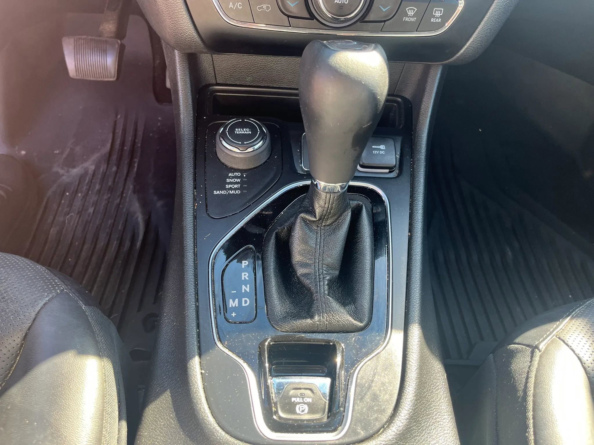 Used 2019 Jeep Cherokee Limited w/ Trailer Tow Group image 23