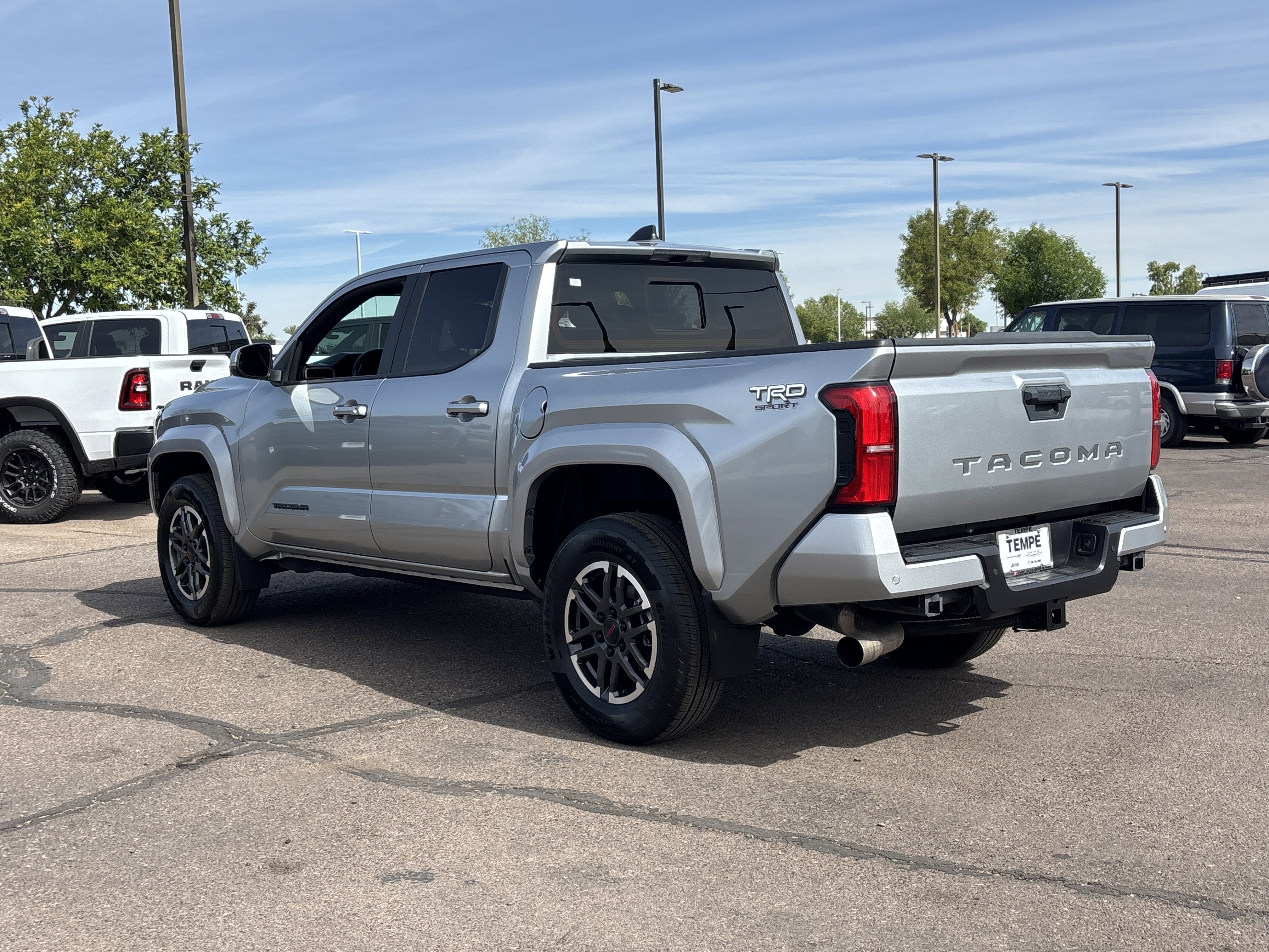 Used 2024 Toyota Tacoma TRD Sport w/ TRD Sport Upgrade Package RWD image 4