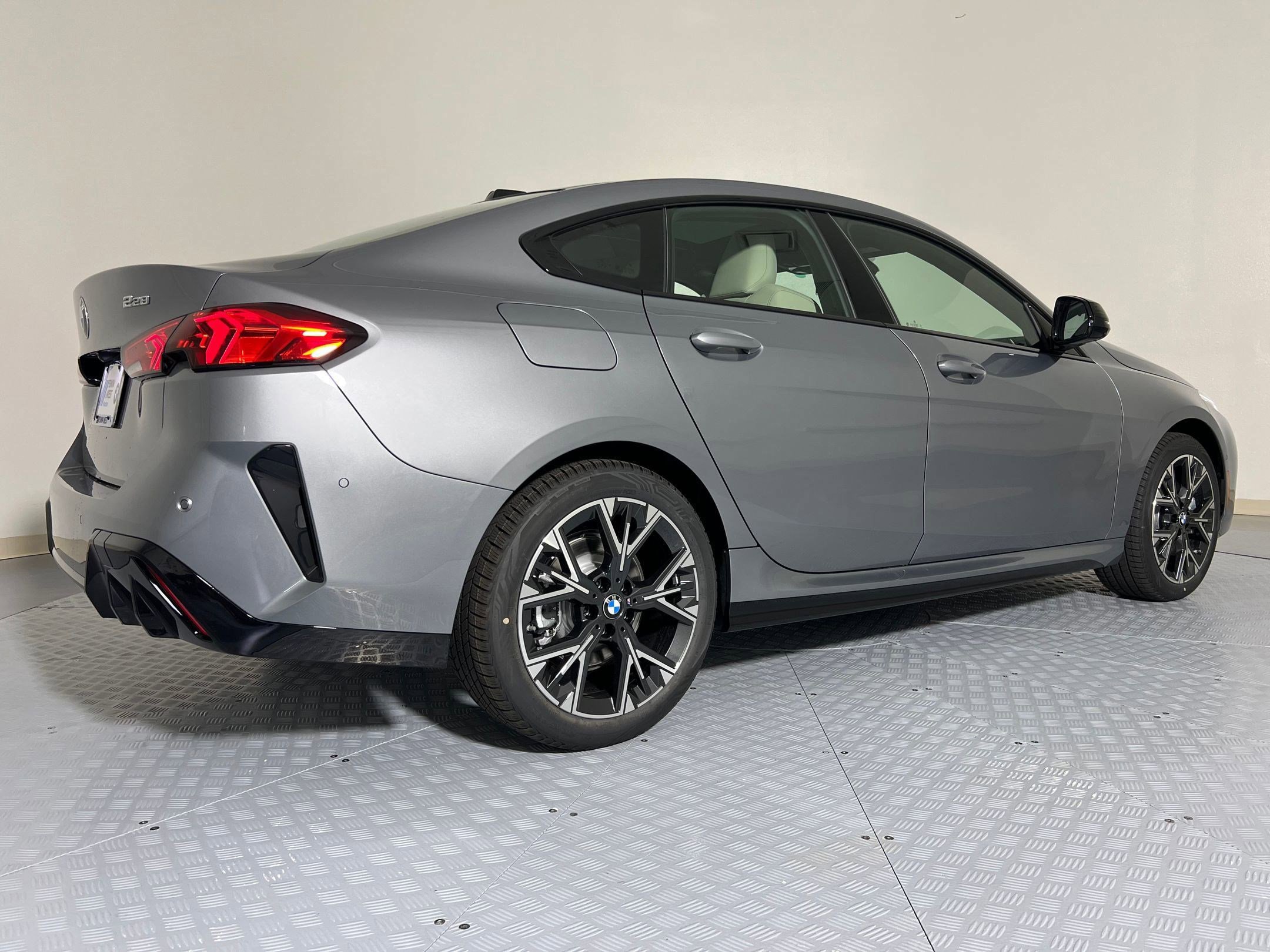 Used 2026 BMW 228i xDrive w/ Technology Package image 9