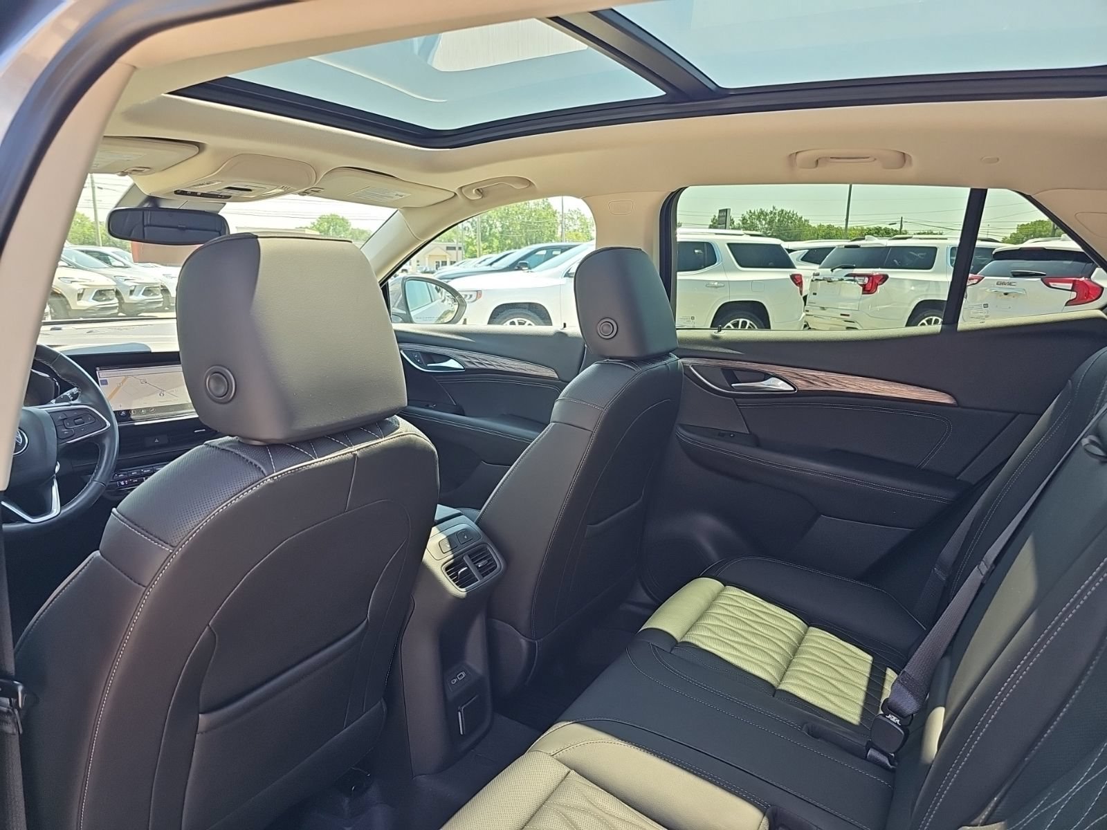Used 2021 Buick Envision Avenir AWD/4WD image 29