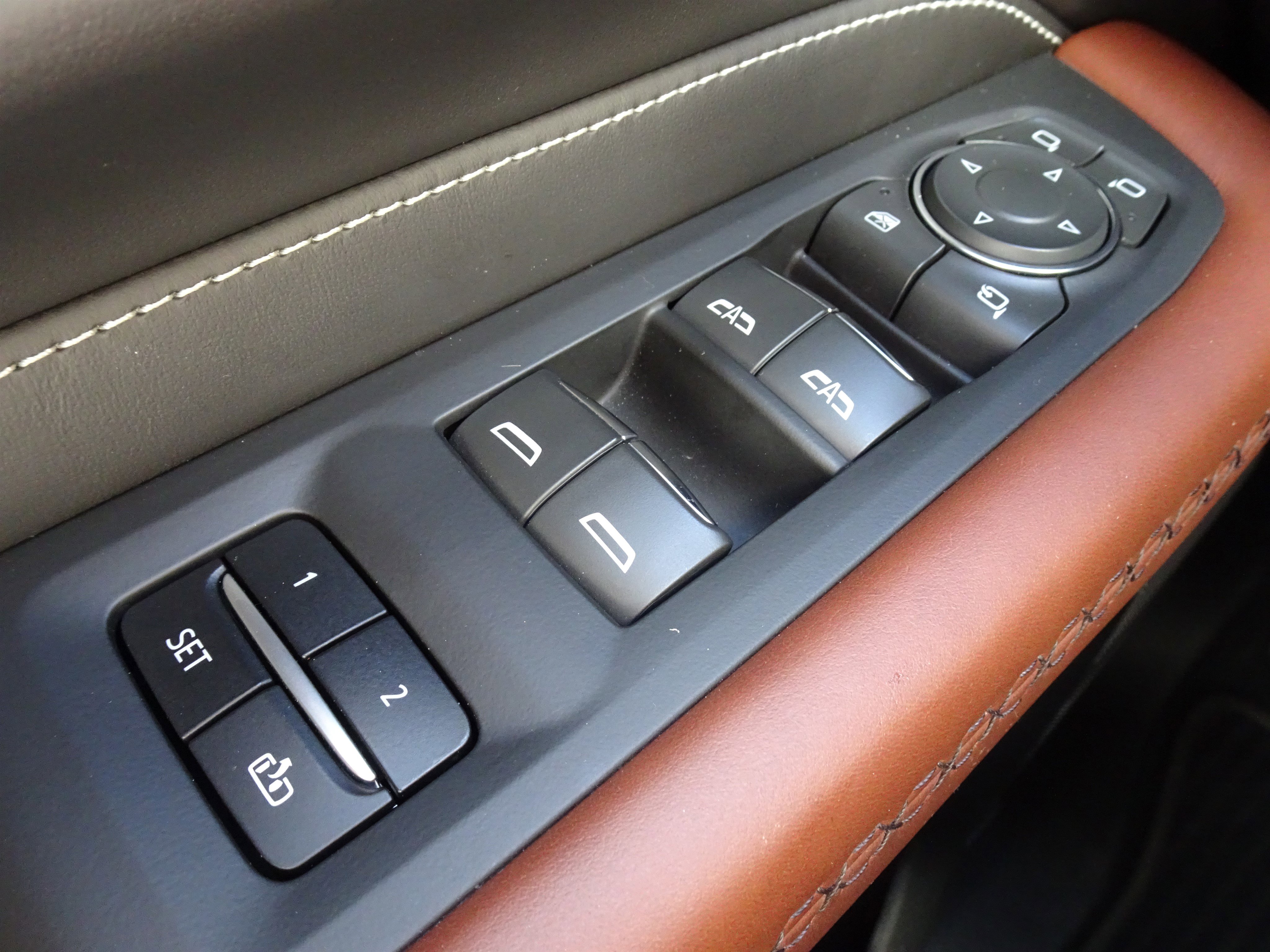 Used 2023 GMC Yukon Denali Ultimate image 27