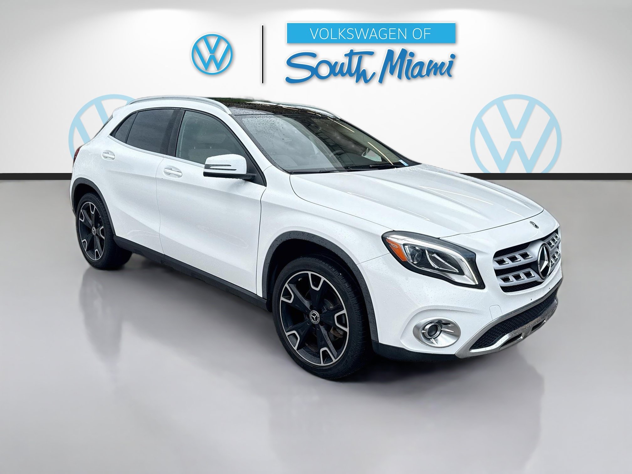 Used 2020 Mercedes-Benz GLA 250 4MATIC w/ Premium Package image 1