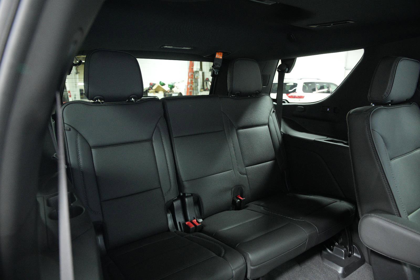 Used 2024 GMC Yukon Denali w/ Advanced Technology Package image 19